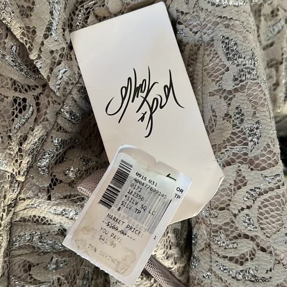 (NWT)(DecoDe-1.8) Ladies fashion Shiny silver lace dress size 8 - Picture 17 of 17